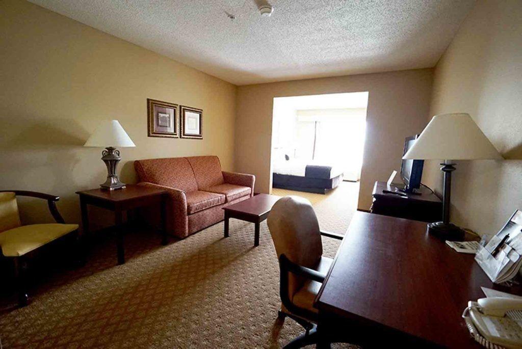 Town & Country Inn And Suites Куинси Экстерьер фото
